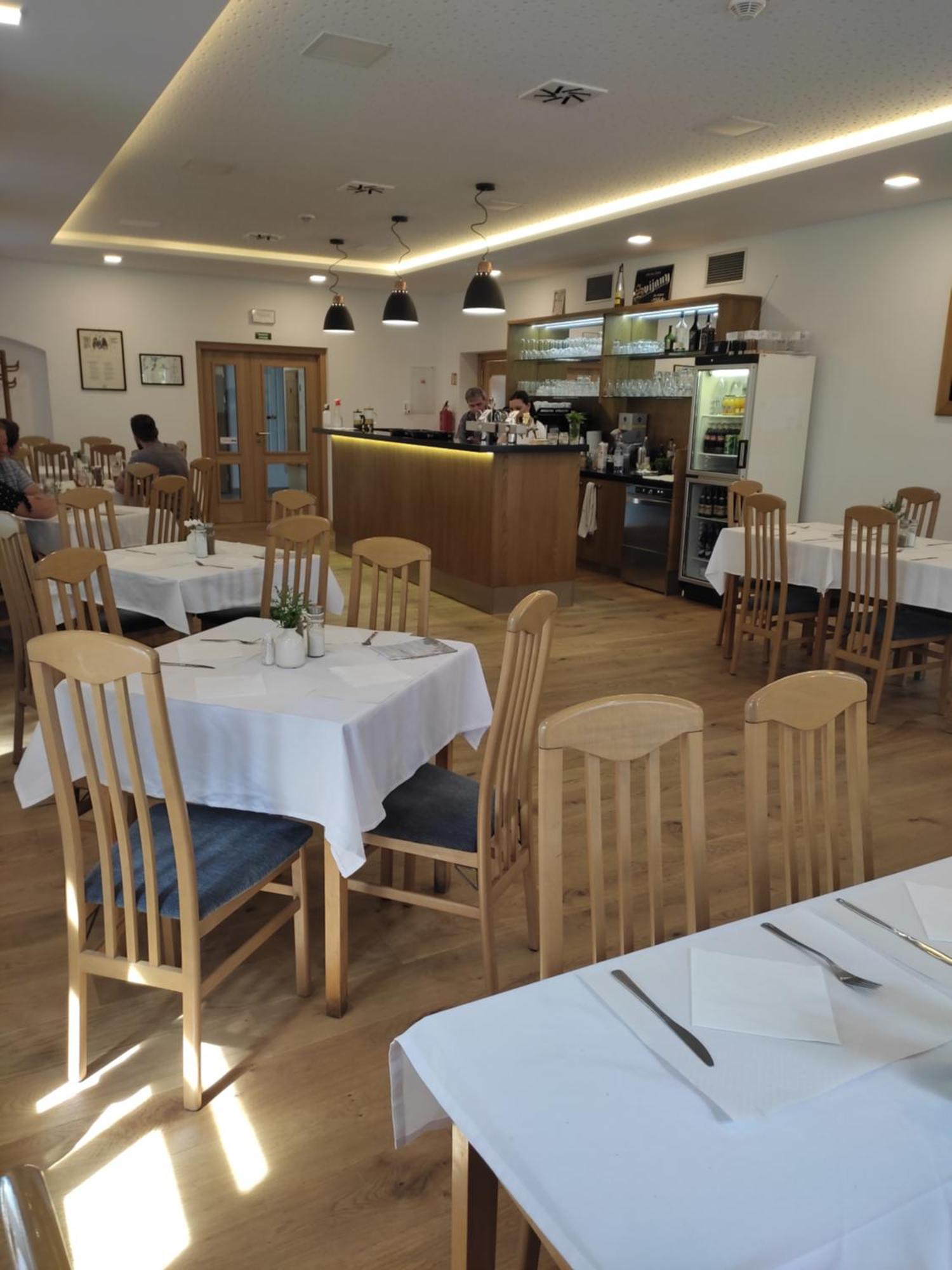 Hotel Poutni Dum Kraliky Ngoại thất bức ảnh