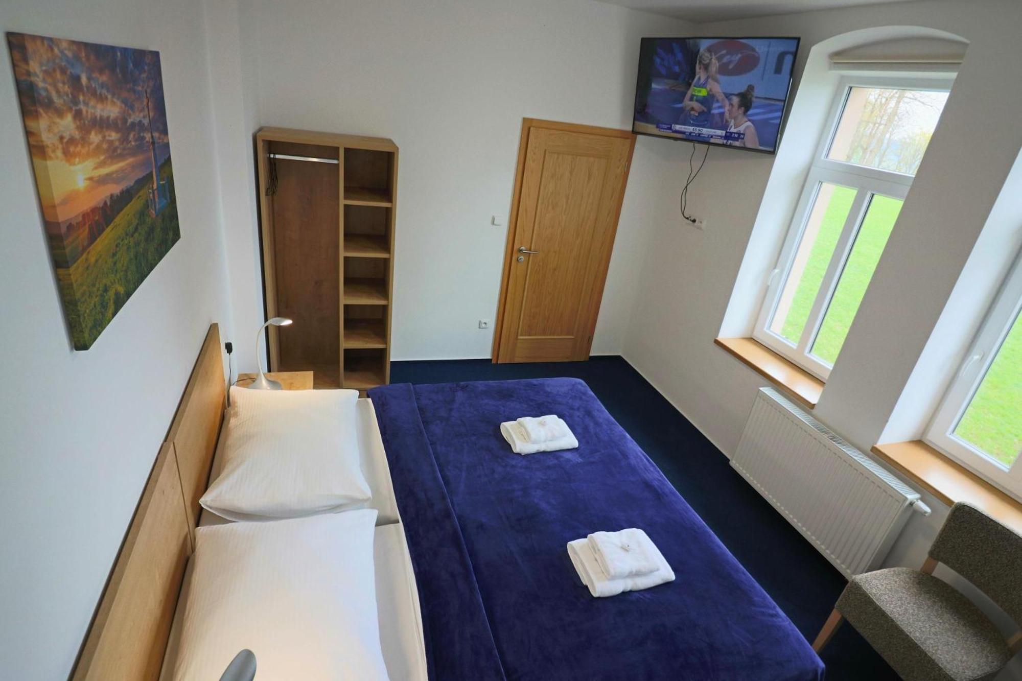 Hotel Poutni Dum Kraliky Ngoại thất bức ảnh